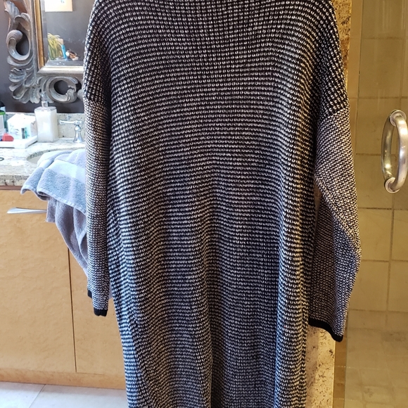 Lovestitch Cardigan - Picture 3 of 3